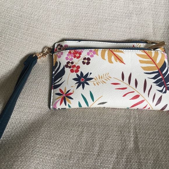 a new day Handbags - a new day wristlet/clutch--NEVER USED